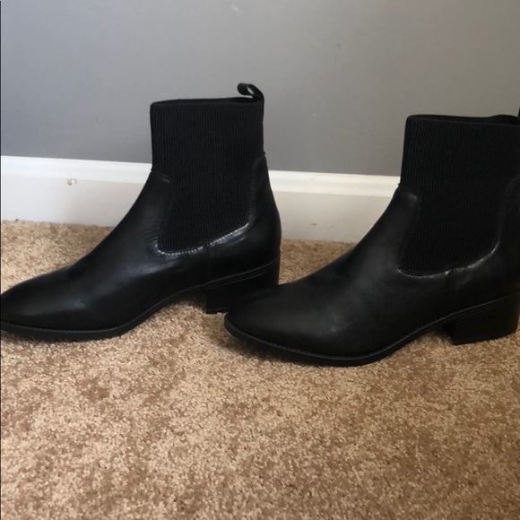 Steve Madden ankle booties - Picture 2 of 3